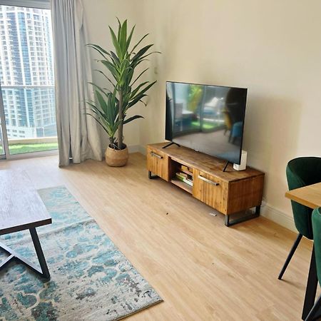 דובאי Newly Renovated Marina & Sea View Family Condo מראה חיצוני תמונה